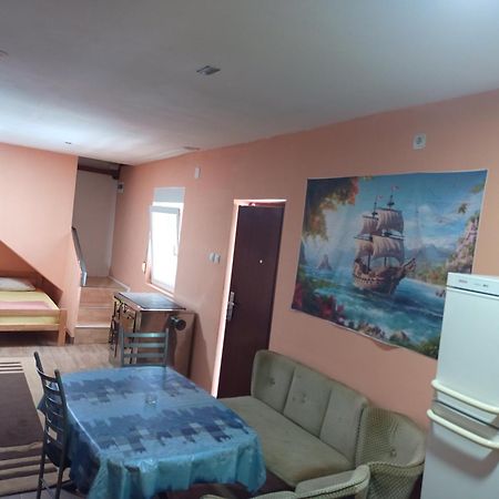 טרביניה Red Apartman מראה חיצוני תמונה