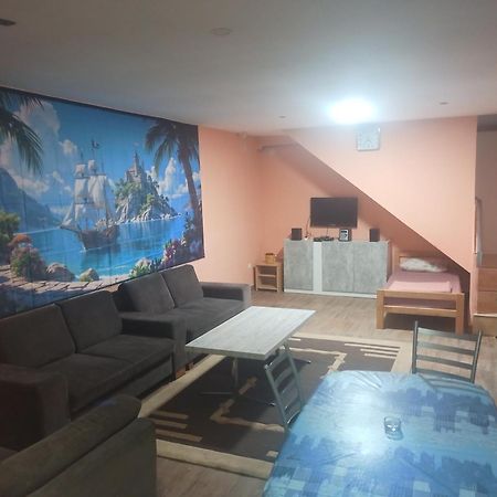 טרביניה Red Apartman מראה חיצוני תמונה
