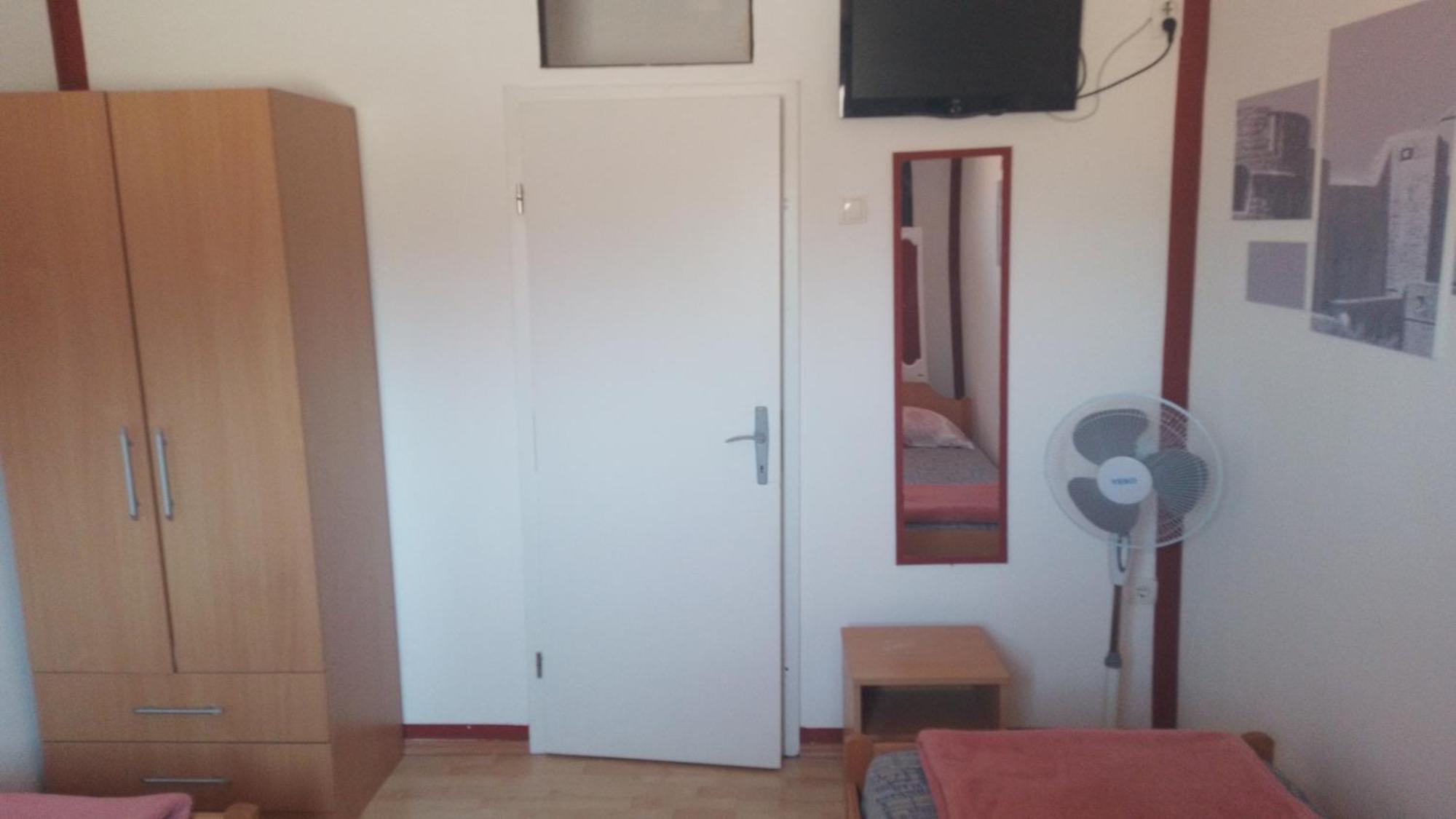 טרביניה Red Apartman מראה חיצוני תמונה