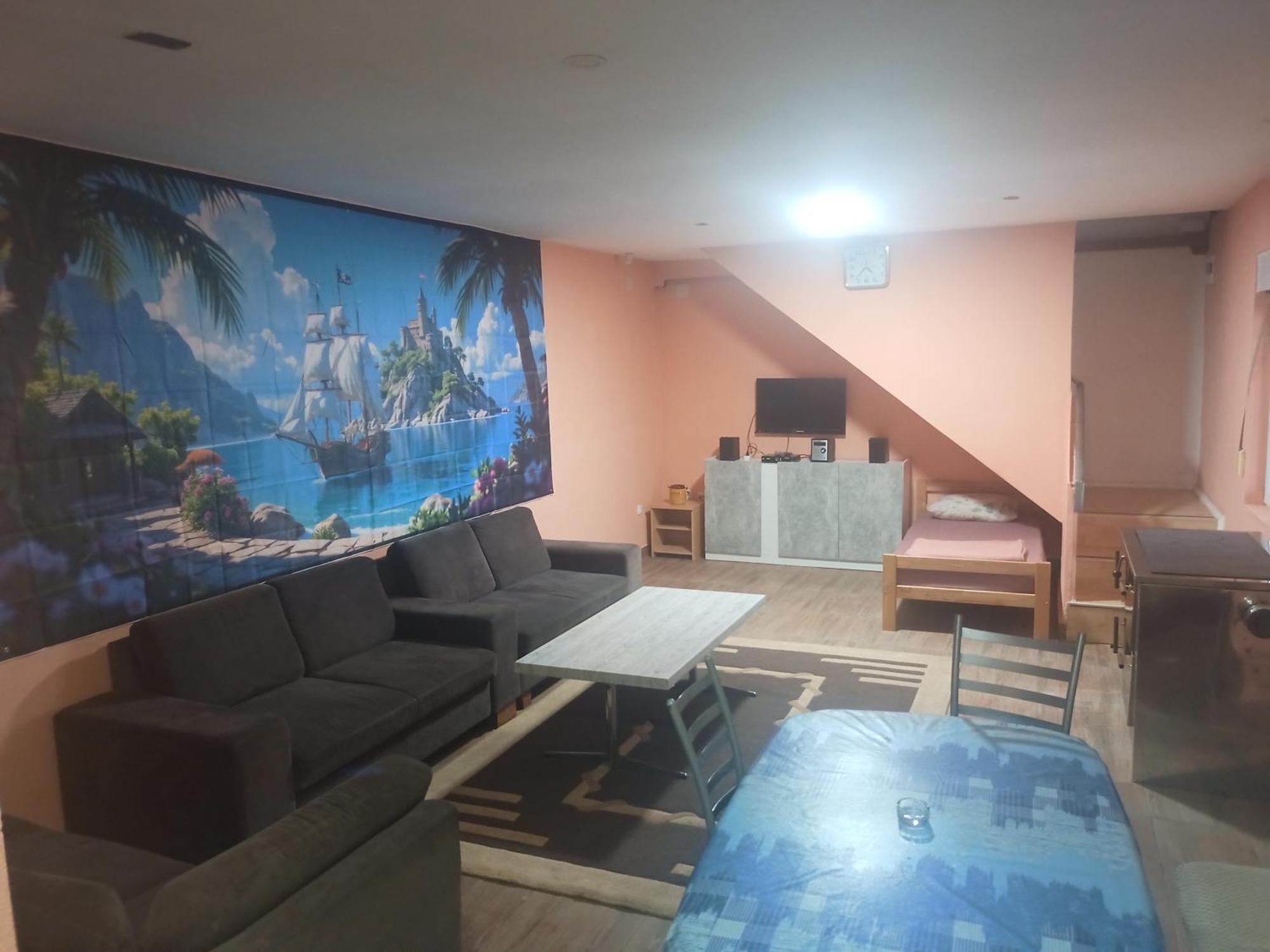 טרביניה Red Apartman מראה חיצוני תמונה